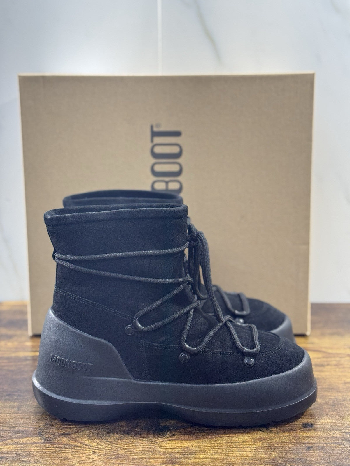 Moon Boot Luna Boot Suede Nero Casual Icon Mountain Boot 40