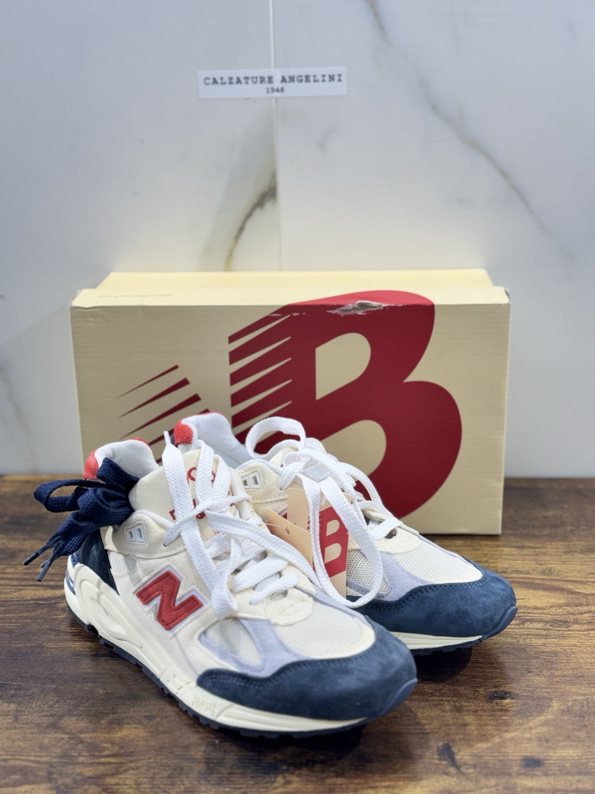 New Balance 990 Made In USA  Icon Sneaker White  Blu Suede  40.5