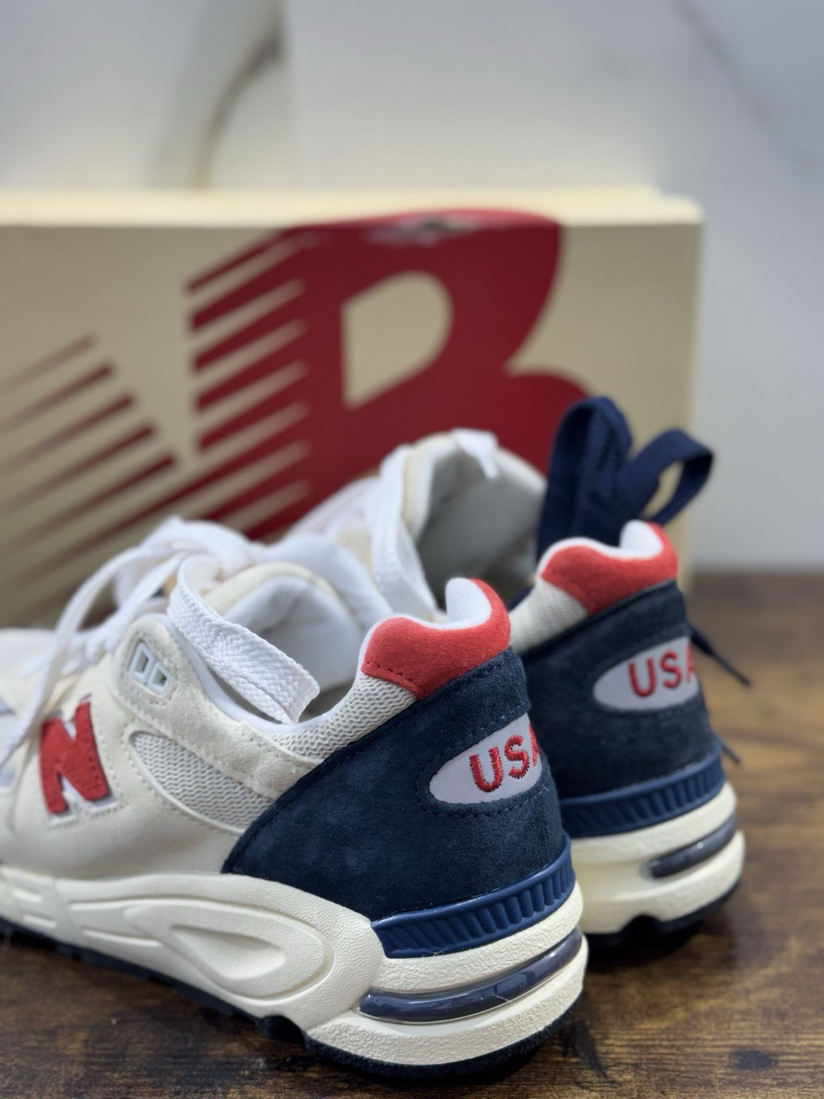New Balance 990 Made In USA  Icon Sneaker White  Blu Suede  40.5