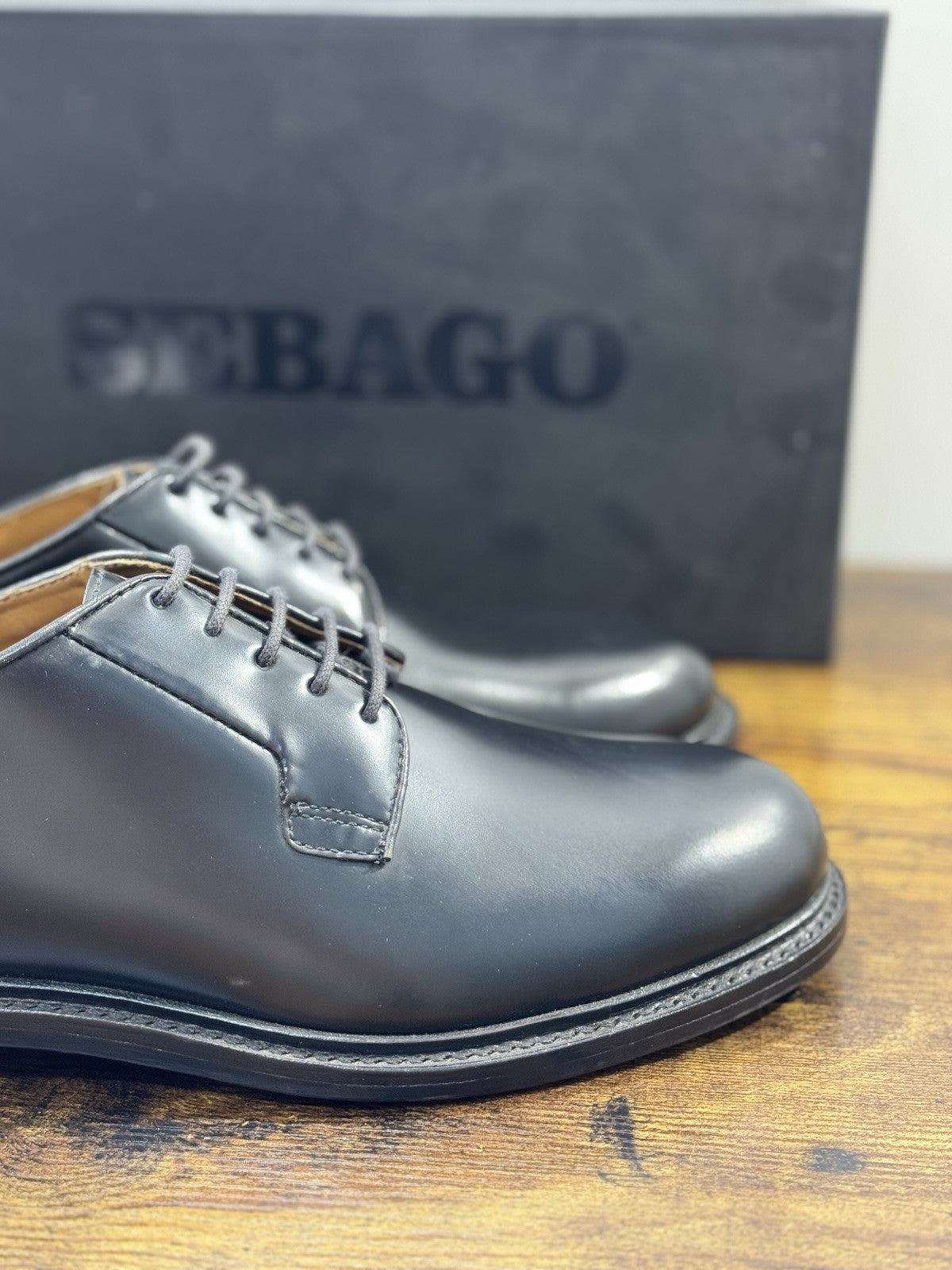 Sebago Derby Uomo Milton GYW Icon Pelle Nero Fondo Cuoio 41.5