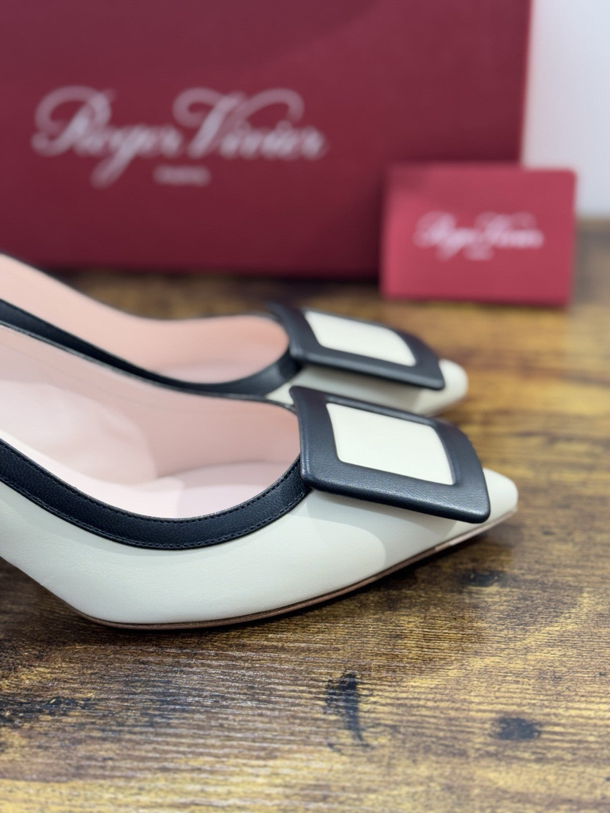 Roger Vivier Décolletés Slingback Viv' In The City in pelle Nero Luxury 36.5